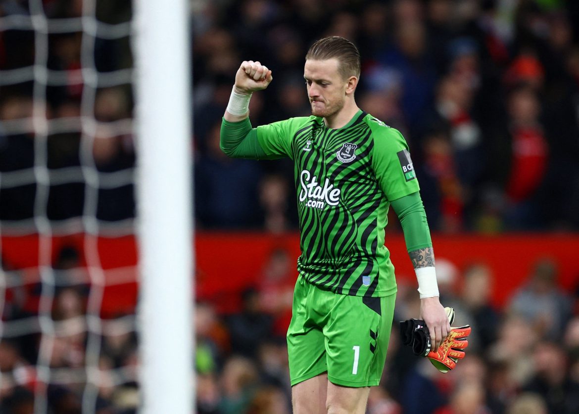 Man United plotting move for Pickford
