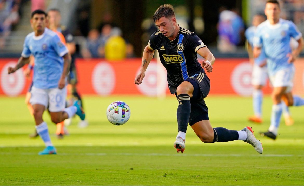 Leeds eyeing left back upgrade Kai Wagner